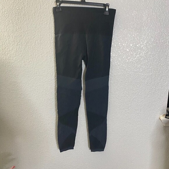 Spanx Womens Gray Look At Me Now Seamless Full Length Moto Leggings Pants Large - Picture 2 of 7